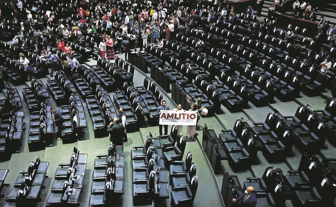 Los diputados de la oposición abandonaron el salón de plenos al desecharles sus mociones suspensivas para exigir que la reforma se analizara detenidamente. Foto: Diego Simón/EL UNIVERSAL