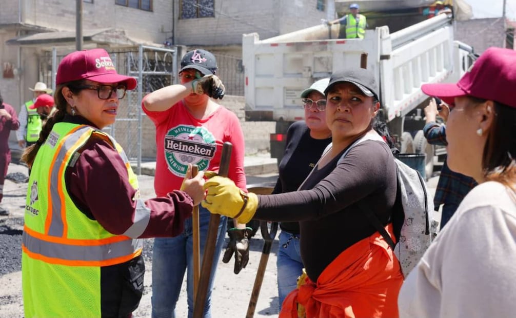 En Santa María Chiconautla, la alcaldesa Azucena Cisneros Coss arrancó el programa “Domingos de Bachetón” con vecinos de los pueblos originarios.
(21/09/26)
Foto: Especial.