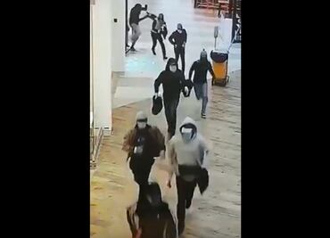 Encapuchados roban joyería y toman rehén en Tampico