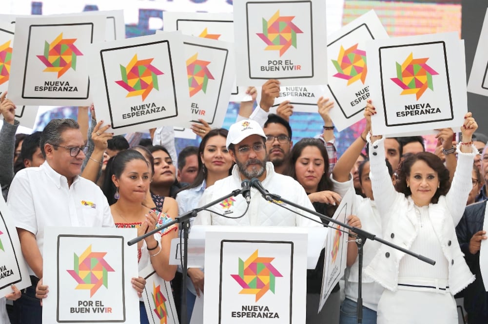 René Bejarano (centro) y Dolores Padierna (primera de der. a izq.) organizaron una consulta sobre el rumbo que debían seguir en la elección de 2018. (JUAN CARLOS REYES. EL UNIVERSAL)