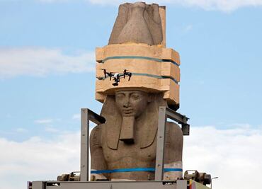 El coloso del faraón Ramsés II reina en Guiza