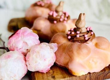 En esta cafetería podrás encontrar pan de muerto rosa