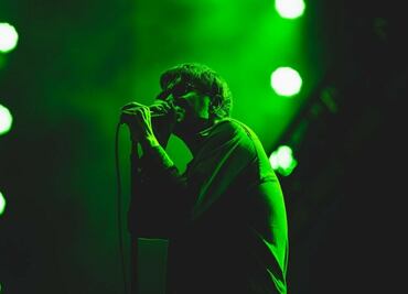 Denuncian que Julian Casablancas cantó aparentemente drogado y ebrio en Pal' Norte