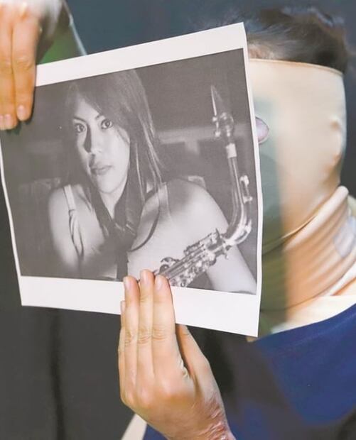 Ser mujer, desgracia en México: saxofonista a un año del ataque con ácido 
