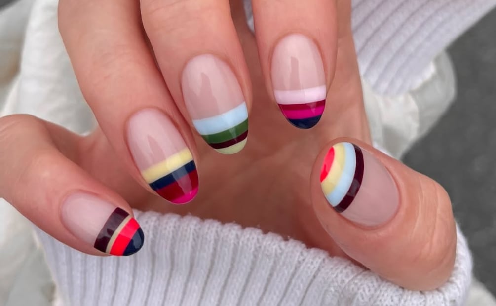 El french también puedes combinarlo con figuras geométricas. Foto: Instagram @peachinails