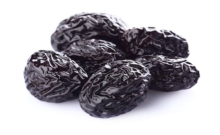 Conoce los beneficios de comer ciruelas pasas
