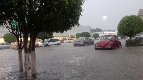 Tromba causa inundaciones en la ciudad de León