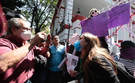  Protestas y tamborazos, así se vive en la sede de Morena su polémica elección de dirigente