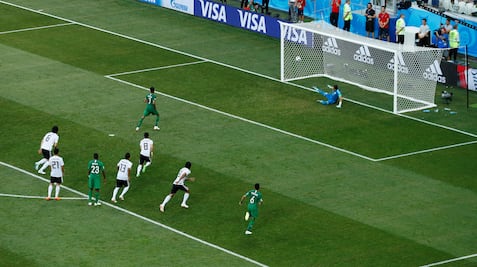 El gol de Salman Al Faraj para el Arbia Saudita 1-1 Egipto