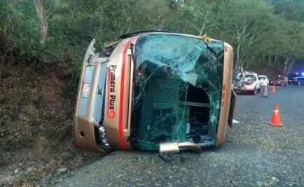 Volcadura de autobús deja al menos 14 heridos en Jalisco