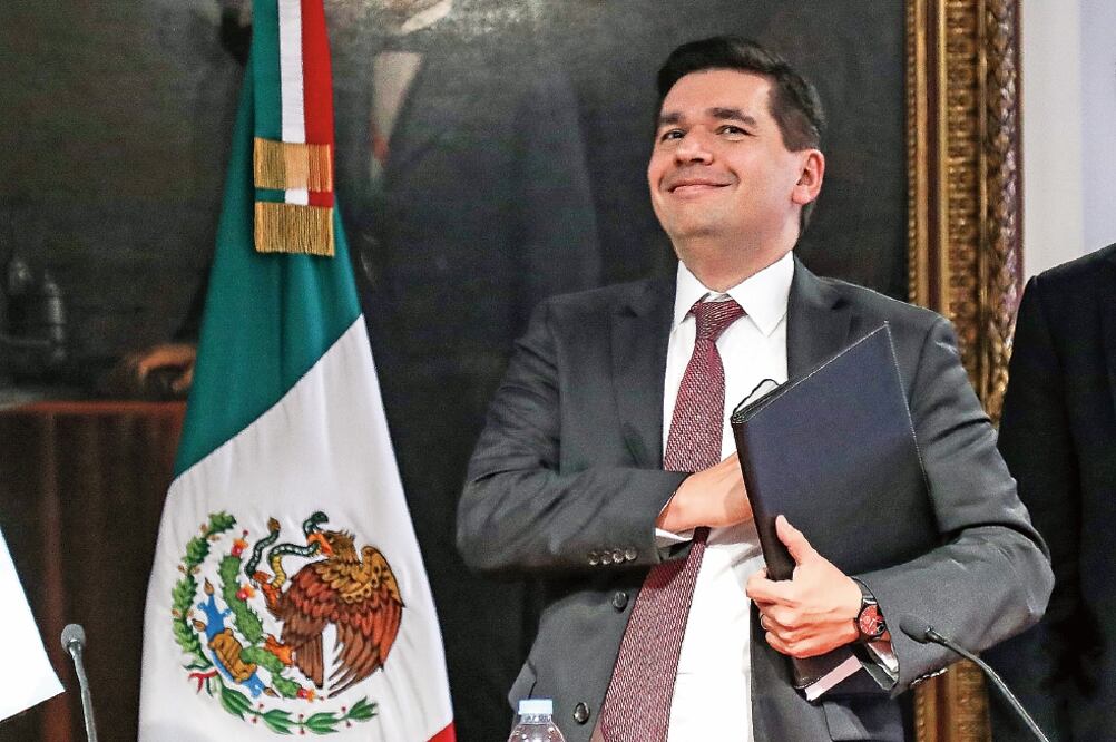 El subsecretario de Hacienda, Fernando Aportela, explicó en conferencia de prensa que se ha observado una elevada volatilidad en los mercados financieros internacionales (GERMÁN ESPINOSA. EL UNIVERSAL)