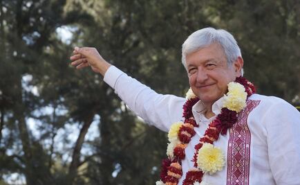 AMLO disavows CNTE ties