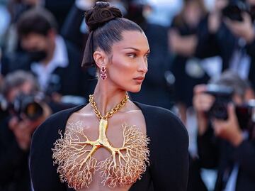 Festival de Cannes prohíbe las transparencias en la alfombra roja