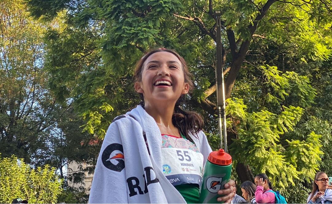 Adela Honorato tras ganar el Medio Maratón de la Ciudad de México - Foto: Especial