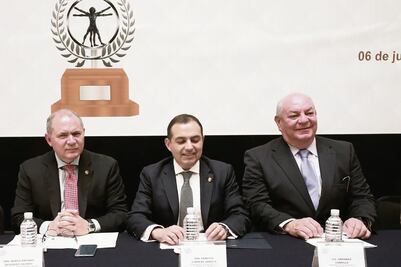 Galardonan a medios del Estado  