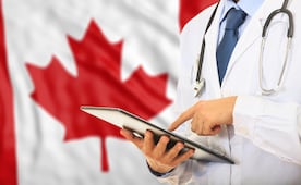 ¿Eres médico? Así puedes lograr trabajar legalmente y con permiso en Canadá