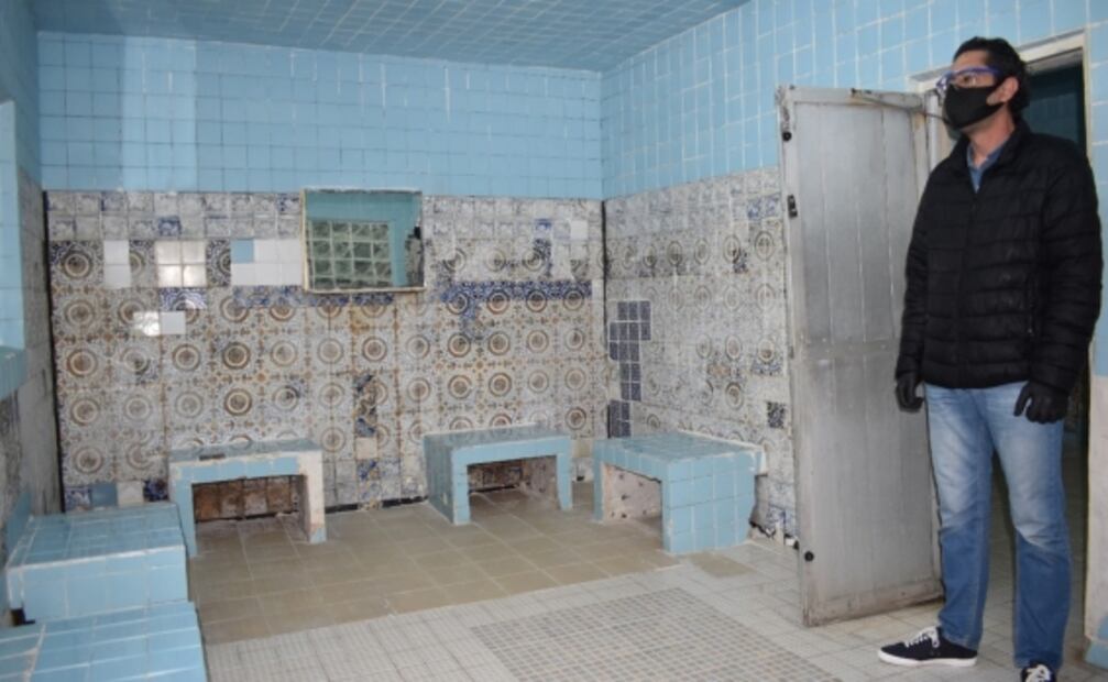 ¿Turco, vapor o regaderazo? Covid evapora en CDMX tradición de los baños públicos