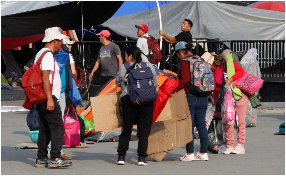 Retiran plantón de la CNTE e inicia instalación del templete para el cierre de campaña de Claudia Sheinbaum. Foto: Yaretzy Osnaya/EL UNIVERSAL
