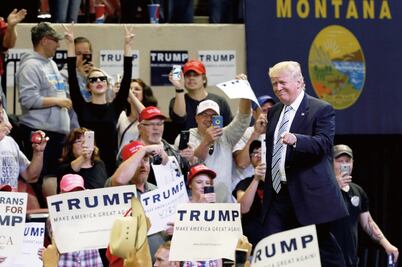 Trump va por Hillary, tras lograr candidatura