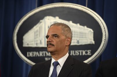 California contrata a exfiscal general de EU para defenderse de Trump