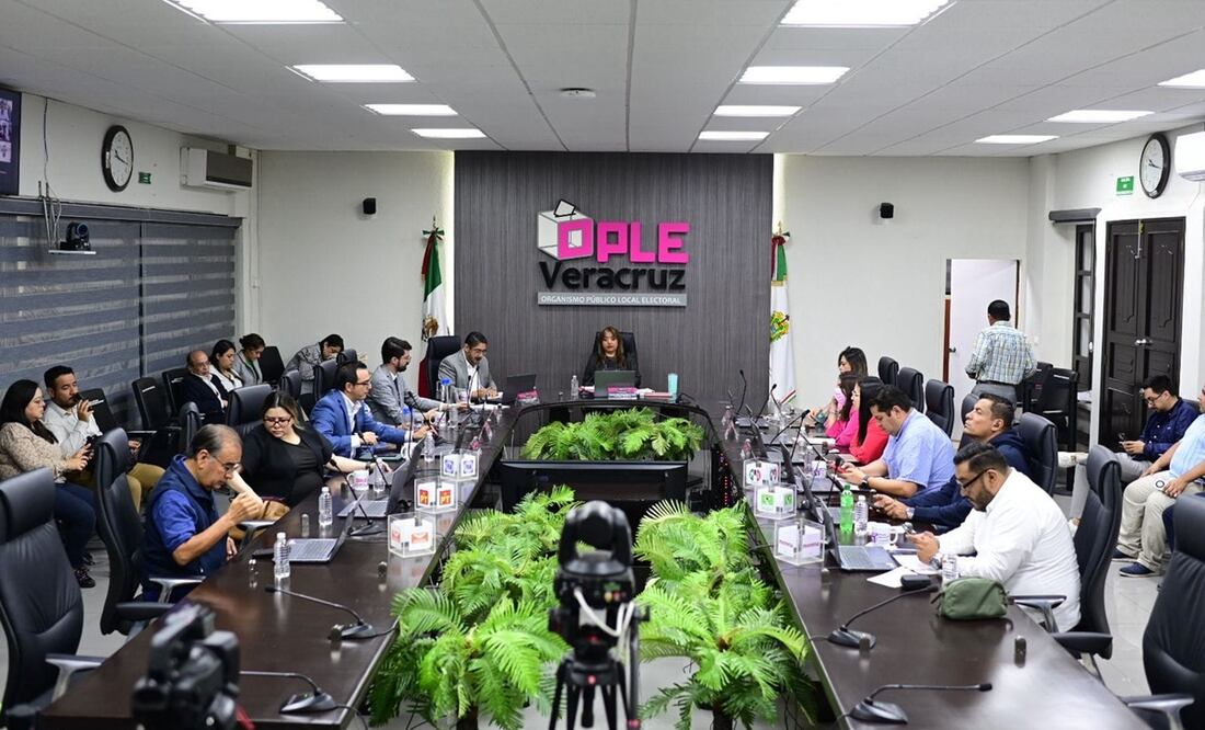 El OPLE Veracruz aprobó 11 mil 984 postulaciones por partidos políticos y 158 postulaciones a cargos edilicios derivados de las 15 candidaturas independientes. Foto: Especial