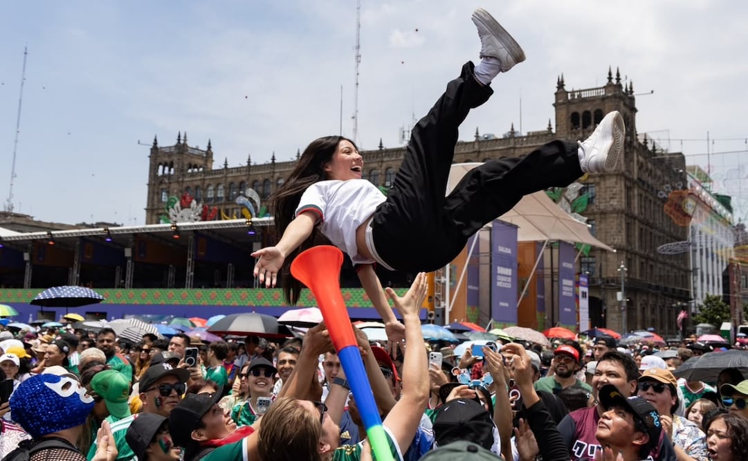 Ambiente en el FIFA Fan Fest del Zócalo de la Ciudad de México. Foto: Hugo Salvador / EL UNIVERSAL