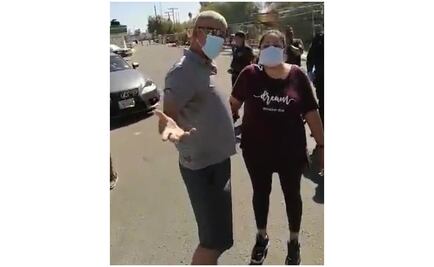 Residentes de Sonora bloquean paso en frontera  por temor a contagios