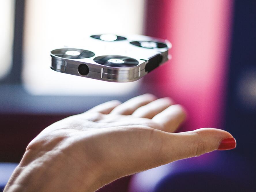 A través de una app puedes controlarla con tu teléfono móvil. (Foto: AirSelfie Holdings Ltd London)