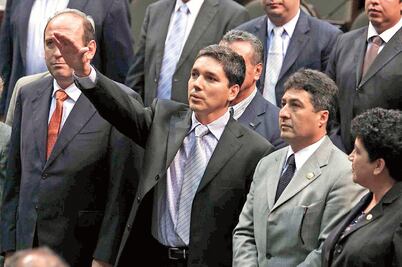 'Congelada' en Senado, iniciativa antifuero