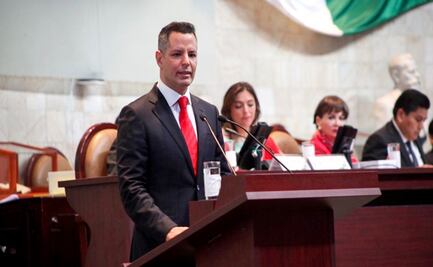 Entrega Murat su tercer informe a diputados oaxaqueños