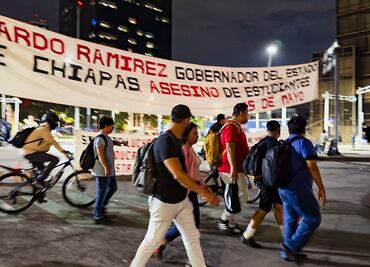 FOTOS: Plantón de normalistas en Reforma e Insurgentes suma más de 60 horas; se inconforman ciudadanos