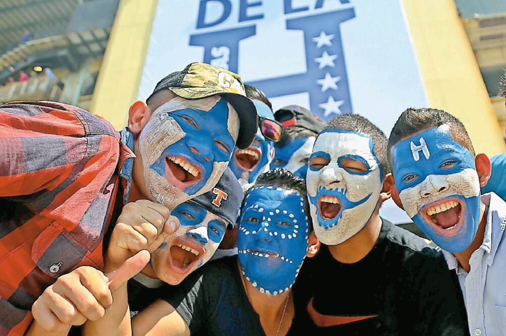 La afición hondureña trató de intimidar siempre a los seleccionados (MAGO7)