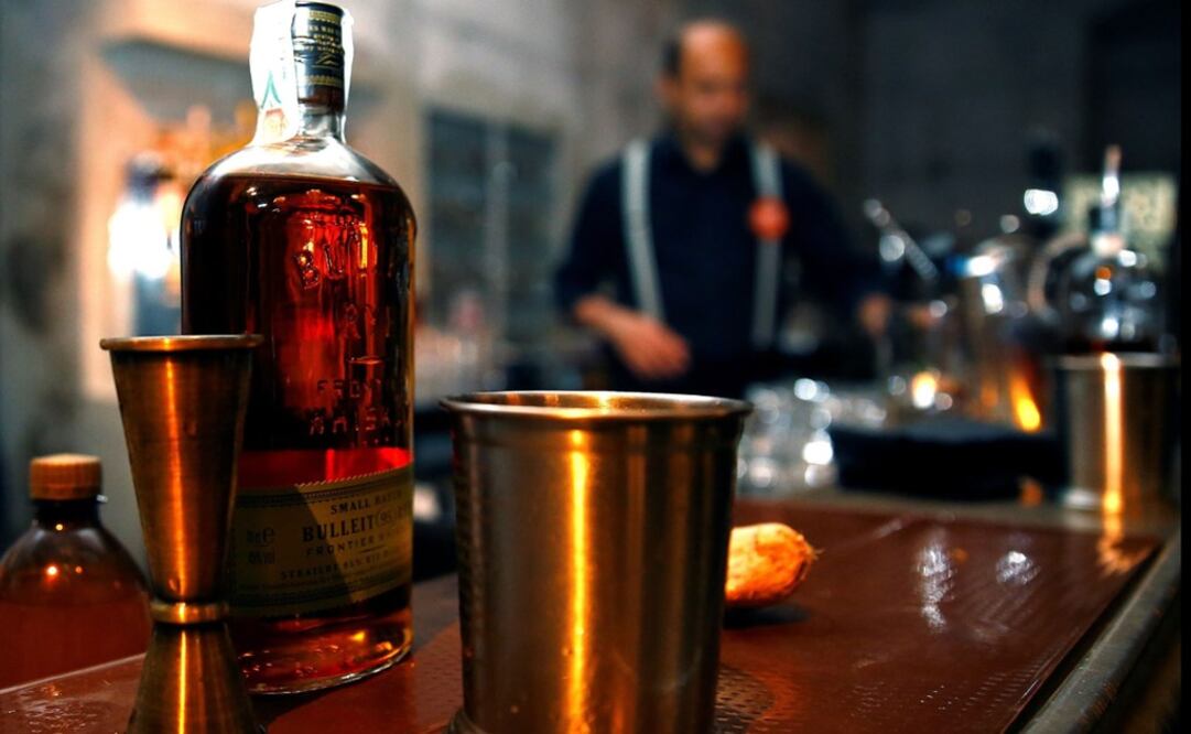 During his first flight as President, Peña Nieto and his team drank 11 alcohol bottles – Photo: Stefano Rellandini/REUTERS