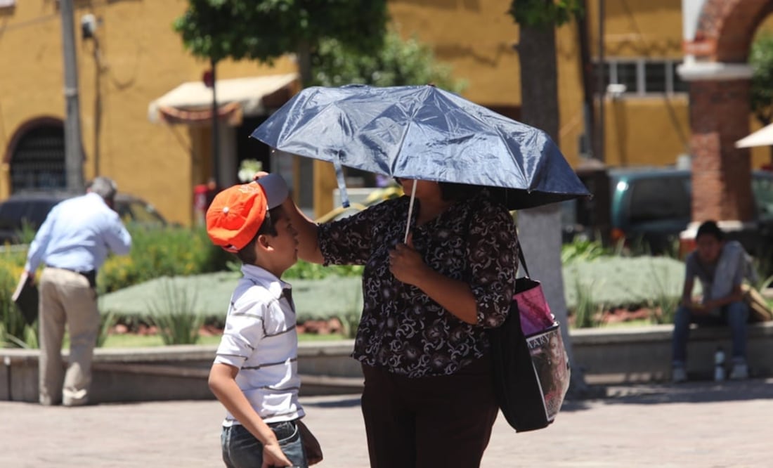 El Senado solicitó a la SEP y SSa aplicar medidas preventivas en planteles de educación básica y media superior para proteger a los estudiantes de posibles “golpes de calor” y deshidratación. Foto: Archivo/EL UNIVERSAL)