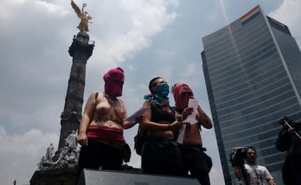 Encapuchados se manifiestan contra la comercialización del movimiento LGBTTTI