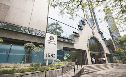 FGR cita a comparecer a 6 de los 31 científicos del Conacyt y exfuncionarios investigados