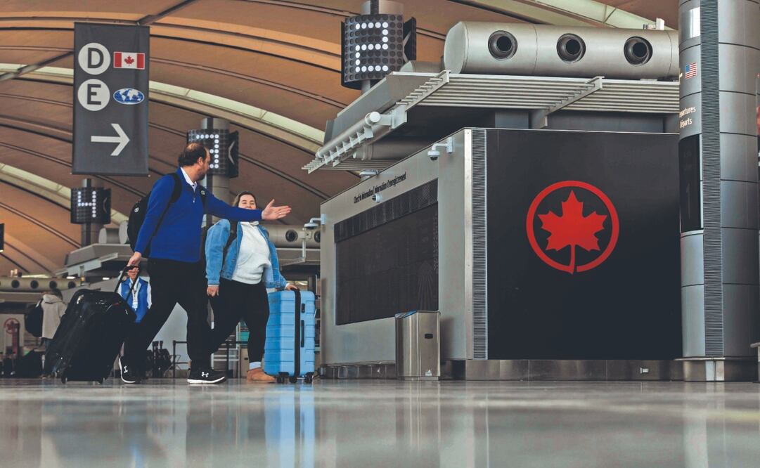 En febrero, los canadienses aumentaban 13%, 24%, 14% y 10% cada semana sus viajes hacia México. Foto: de ARCHIVO Cole Burston. AFP