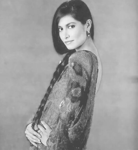 Daniela Romo cumple 63 años, así ha cambiado la cantante de la larga cabellera