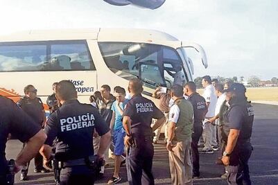 Por primera vez migración deporta a 47 cubanos desde Chetumal