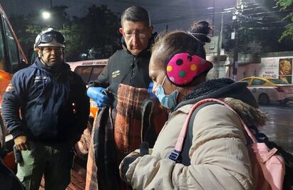 Por frío cancelan en Monterrey el desfile del Día de la Revolución 