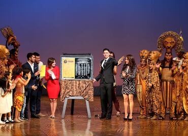 Atletas mexicanos apadrinan 700 funciones de "El Rey León"