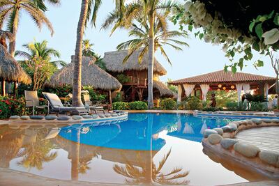 Beneficia dólar a los inmuebles de playa