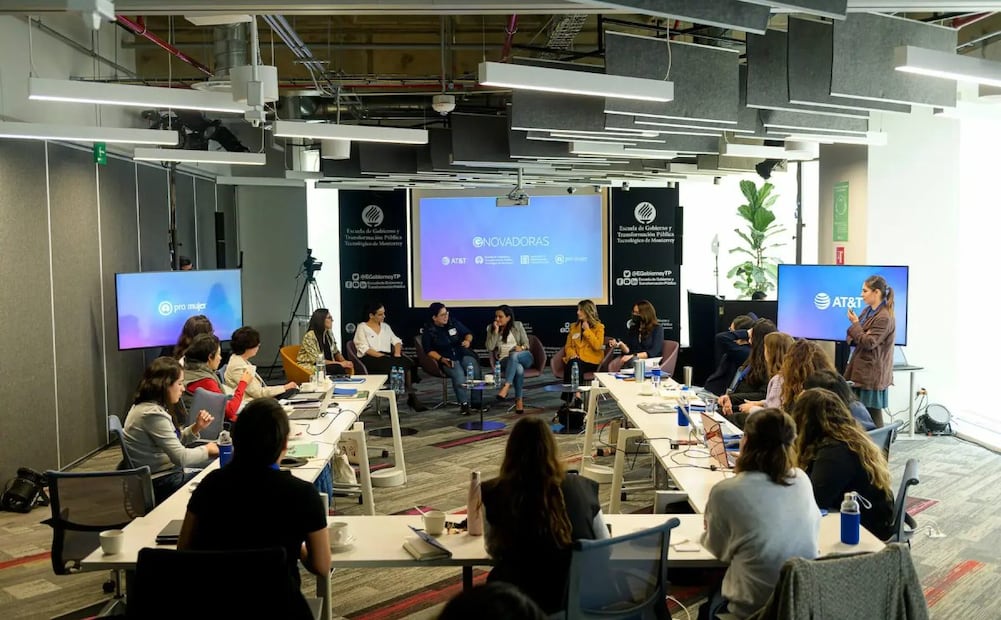 AT&T impulsa a mujeres tech en México con eNOVADORAS 2026. Imagen: eNovadoras