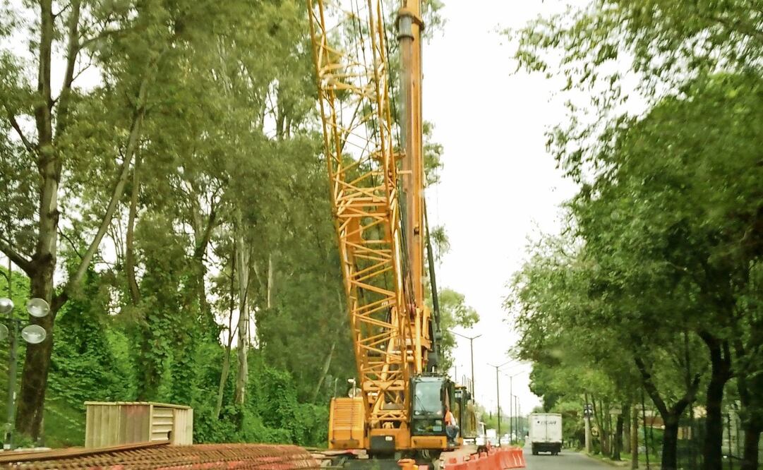 Los trabajos ya son visibles sobre Calzada de las Armas. Foto: Rebeca Jiménez / EL UNIVERSAL