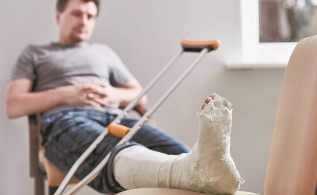 Muchas pueden tratarse mediante inmovilización del hueso con una férula o un aparato circular de yeso o fibra de vidrio. Foto: Especial