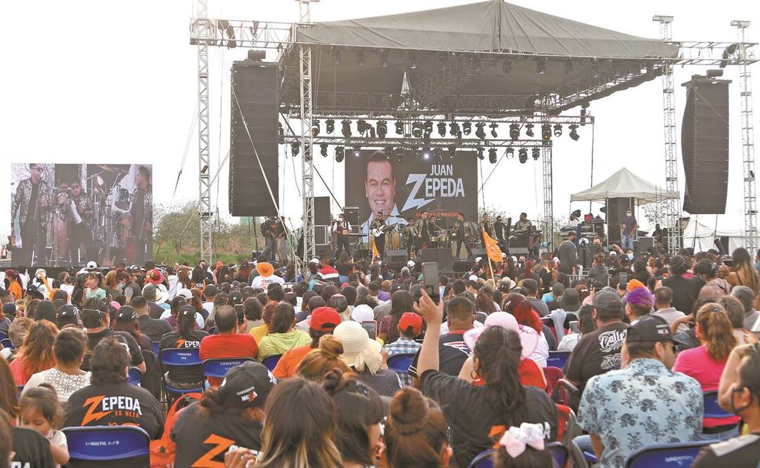 En el municipio de Nezahualcóyotl, el candidato de Movimiento Ciudadano, Juan Zepeda, organizó un cierre musical en la plaza Ciudad Jardín, con grupos como Pequeños Musical, Aaron y su grupo ilusión y Tex-Tex. Foto: Carlos Mejía/ El Universal.