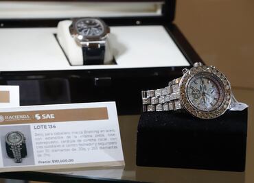 "¡Imagínate subirte al Metro con esto!": Crónica de una subasta en Los Pinos