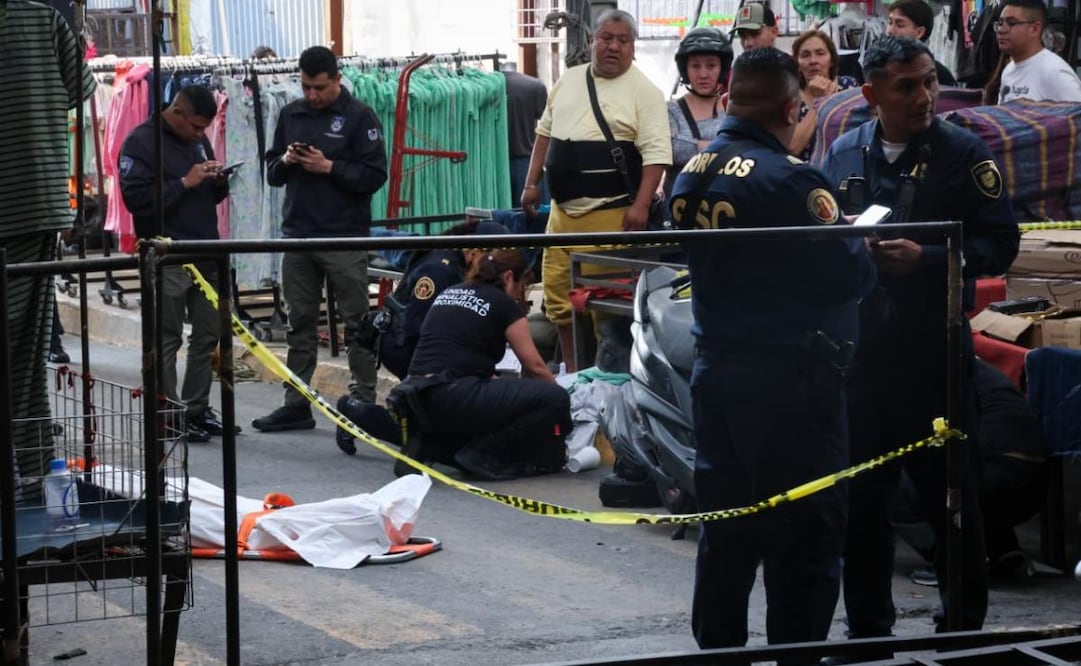 Hombre muere tras ataque armado y un menor de 11 años resulta herido en Tepito; SSC analiza cámaras de videovigilancia.
Foto: Luis Camacho | El Universal