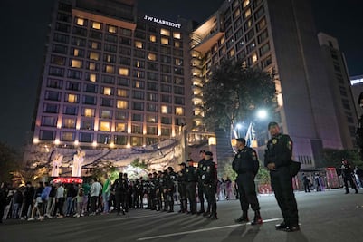 Mundial 2026: Aficionados mexicanos llevan serenata a la selección de Inglaterra, previo al partido contra el Tricolor