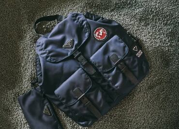 Prada apuesta por usar materiales reciclados